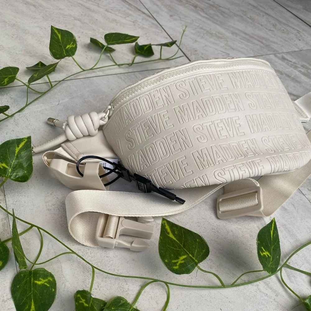 Steve Madden Fanny Pack Bag Beige Embossed Handbag Purse Adjustable Minimalist